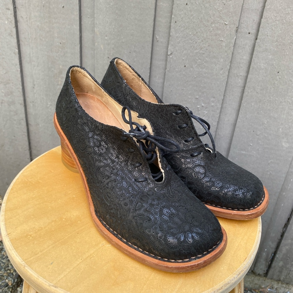 neosens® Black Lace-Up Women's Shoes